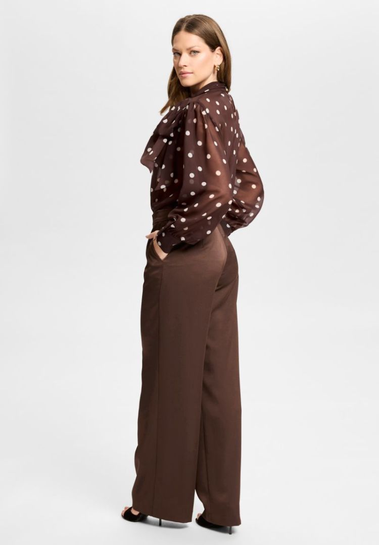  221 chocolate b