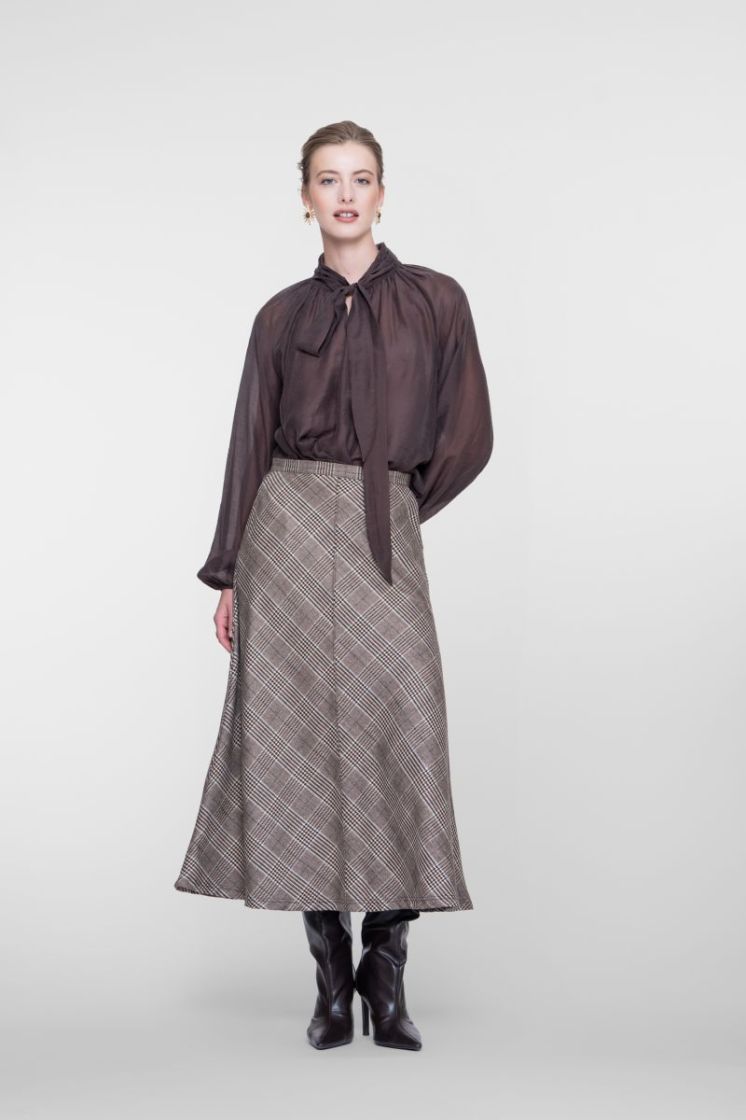 000775 brown